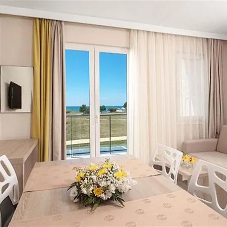 Katoro Plava Laguna * Ουμάγκ