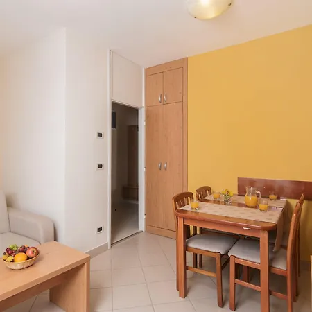 Katoro Plava Laguna Διαμέρισμα *