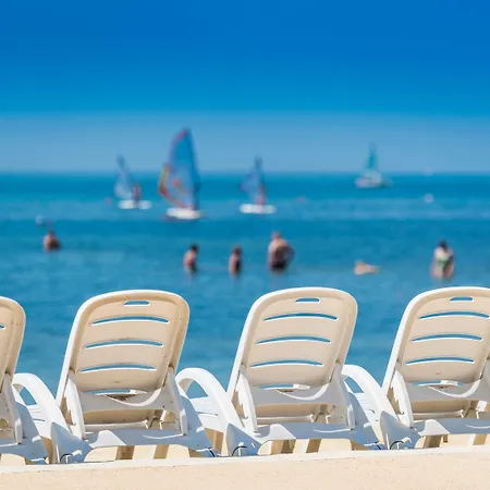 Katoro Plava Laguna Apartman