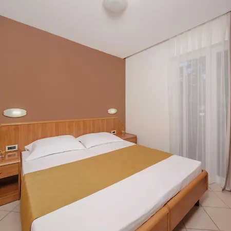 Katoro Plava Laguna Apartmán