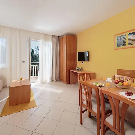 Katoro Plava Laguna Apartman