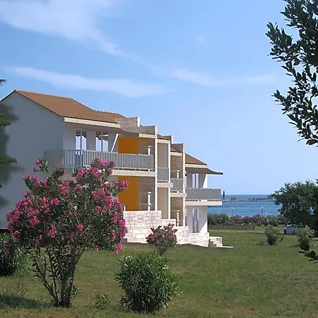 Katoro Plava Laguna *
