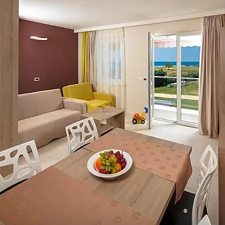 Katoro Plava Laguna *