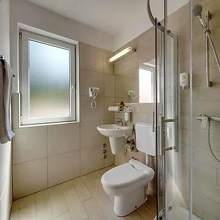 Katoro Plava Laguna