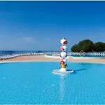 Katoro Plava Laguna * Ουμάγκ