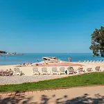 Katoro Plava Laguna *